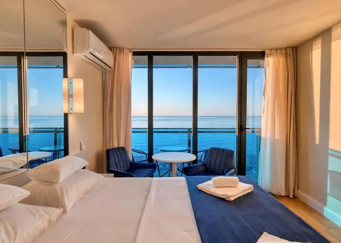 Queen Apartments In Batumi